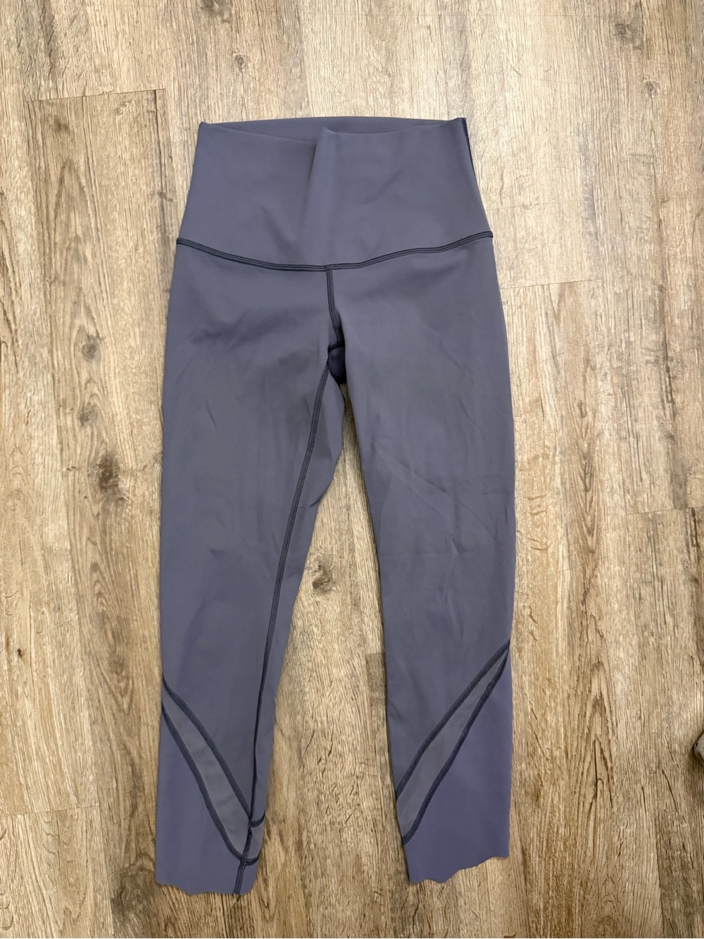 Lululemon • Wunder Under Crop II Roll Down Scallop Luxtreme Leggings - Picture 4 of 14